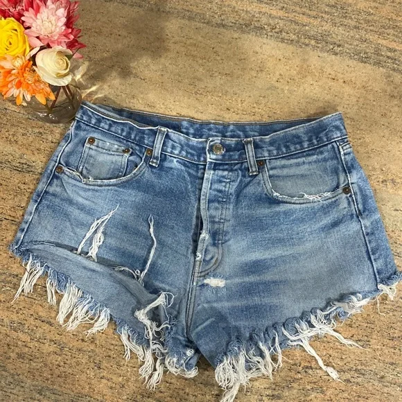 Levi’s 501 denim high waist shorts - Picture 1 of 4